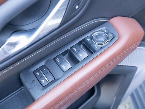 Used 2024 GMC Yukon Denali Ultimate image 17