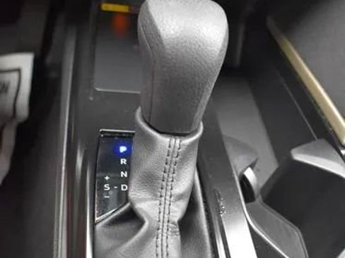 Used 2025 Toyota Camry LE image 34