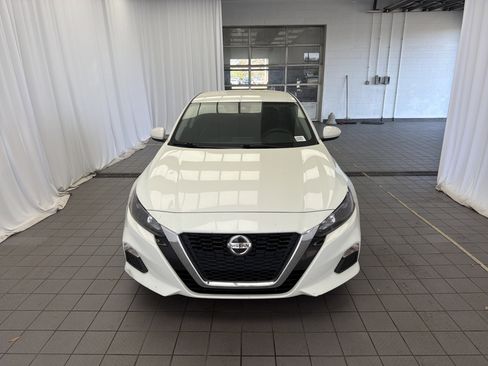 Used 2022 Nissan Altima 2.5 S image 2
