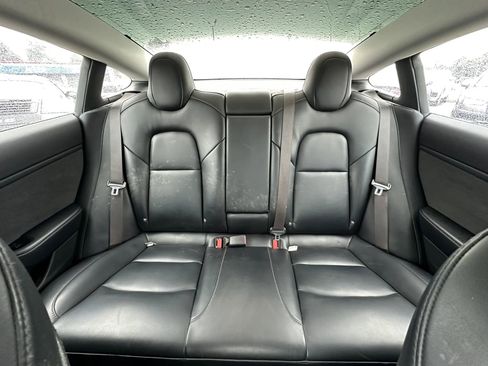 Used 2018 Tesla Model 3 Long Range RWD image 17