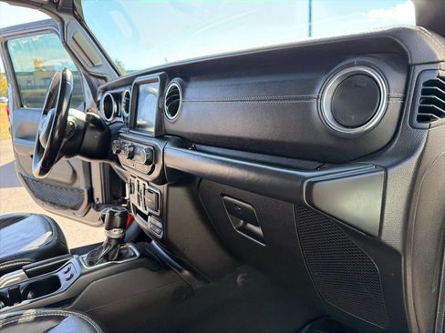 Used 2020 Jeep Gladiator Overland image 30
