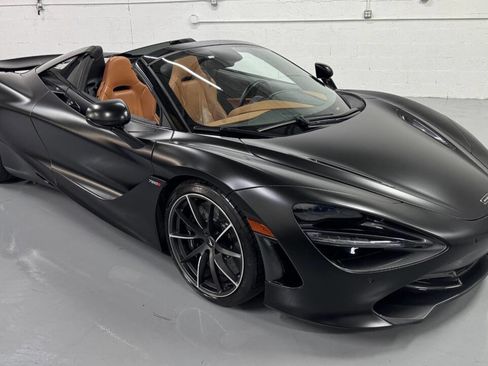 Used 2020 McLaren 720S Spider image 2