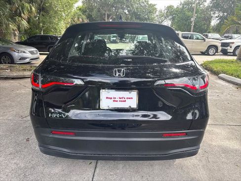 Used 2024 Honda HR-V LX image 8