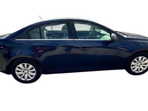 Used 2011 Chevrolet Cruze LS w/ Connectivity Package FWD image 7