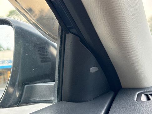 Used 2016 Nissan Rogue SV w/ SV Premium Package image 29