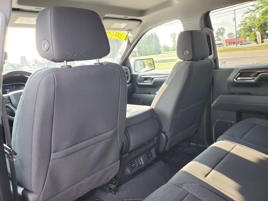 Used 2024 Chevrolet Silverado 1500 LT AWD/4WD image 27