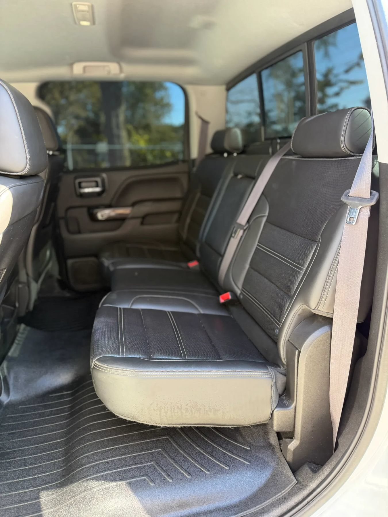 Used 2015 GMC Sierra 2500 Denali w/ Duramax Plus Package AWD/4WD image 12