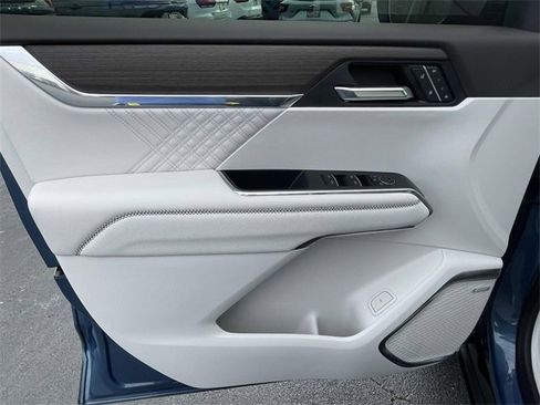 Certified 2024 GMC Acadia Denali image 17