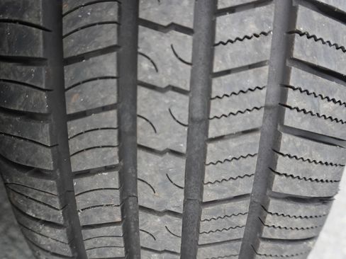 Used 2013 Lincoln MKS FWD image 26
