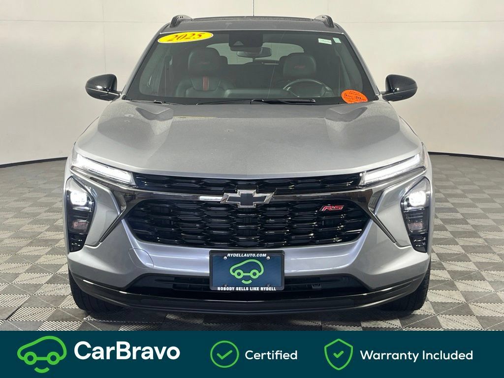Used 2025 Chevrolet Trax RS w/ Sunroof Package FWD image 14