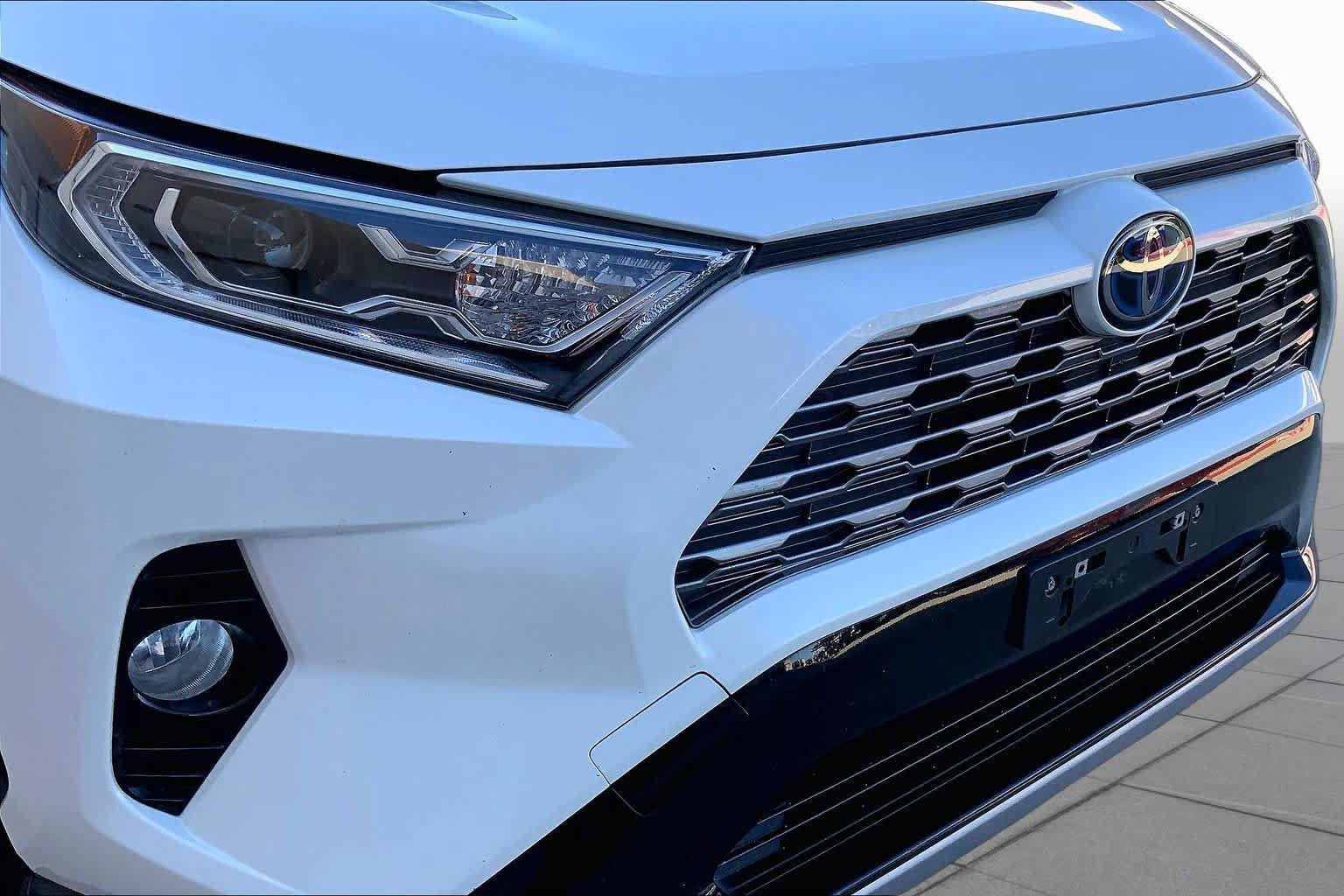 Used 2020 Toyota RAV4 XSE AWD/4WD image 32