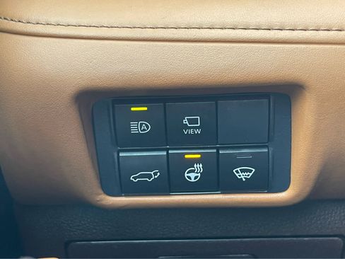 Used 2021 Toyota Highlander Platinum image 18