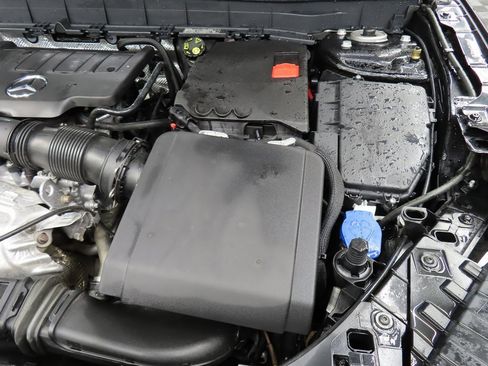 Used 2022 Mercedes-Benz GLB 250 4MATIC image 23