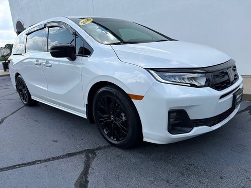 Used 2025 Honda Odyssey Sport-L image 2