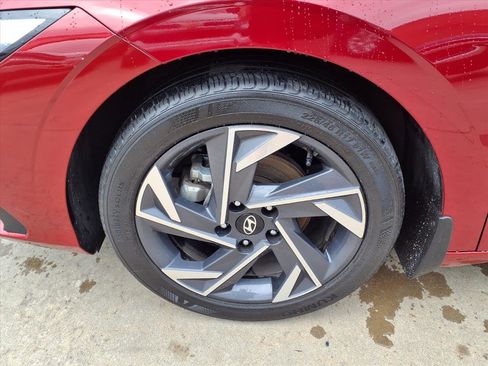 Used 2025 Hyundai Elantra Sport image 21