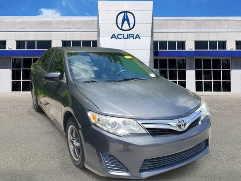 Used 2012 Toyota Camry LE FWD image 1