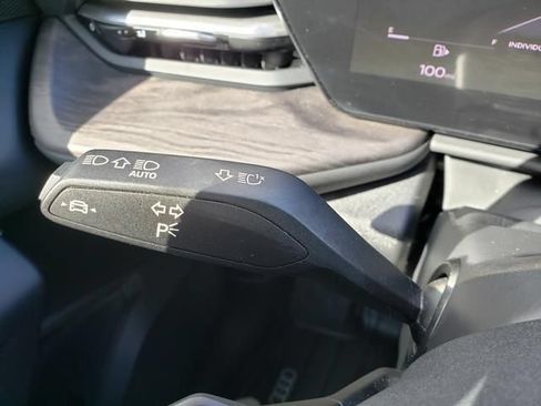 Used 2025 Audi Q5 Premium w/ Convenience Package AWD/4WD image 24