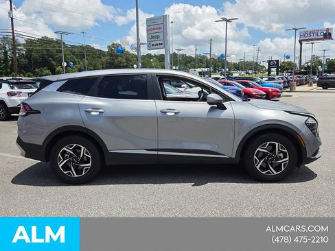 Used 2025 Kia Sportage LX FWD image 13