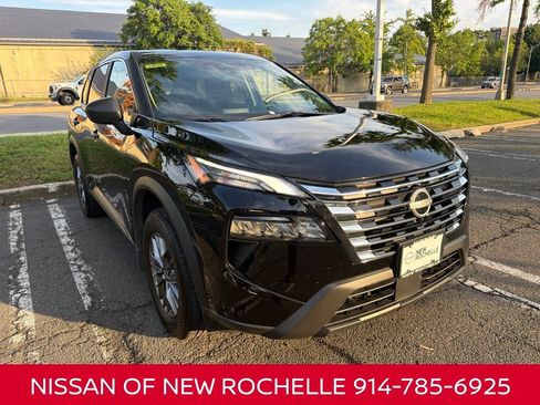 Used 2025 Nissan Rogue S AWD/4WD image 1