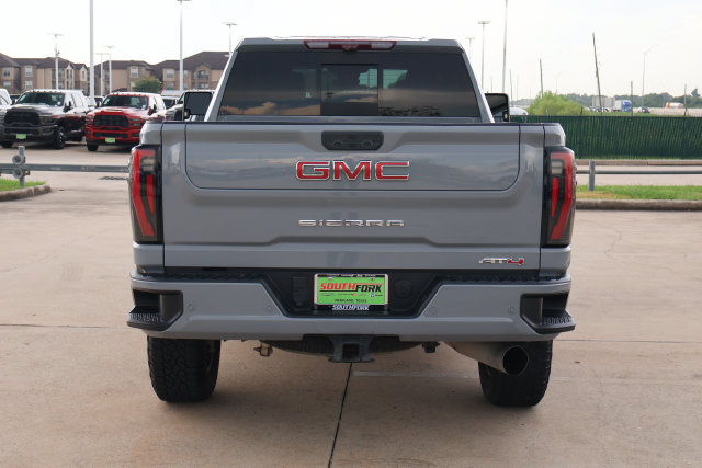 Used 2024 GMC Sierra 2500 AT4 w/ AT4 Premium Plus Package AWD/4WD image 5