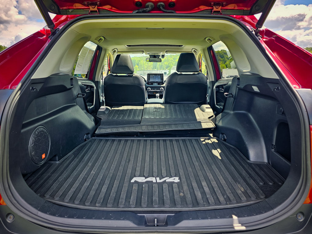 Used 2019 Toyota RAV4 XLE Premium w/ Cold Weather Package AWD/4WD image 34