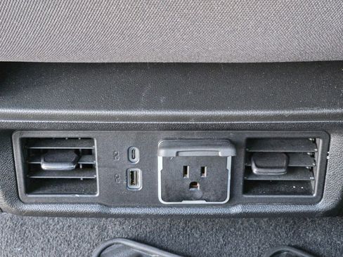 Used 2025 Chevrolet Silverado 1500 LT image 16