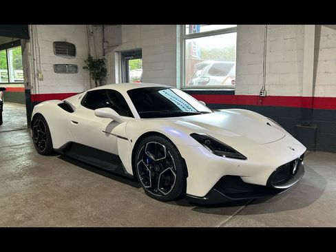 Used 2022 Maserati MC20 Coupe RWD image 6
