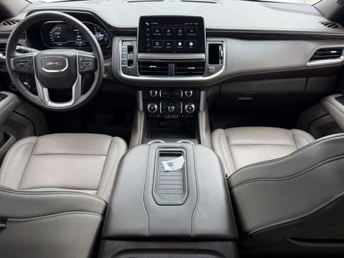 Used 2024 GMC Yukon SLT image 12