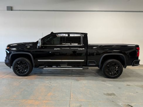 Certified 2024 Chevrolet Silverado 2500 High Country w/ High Country Premium Package image 2