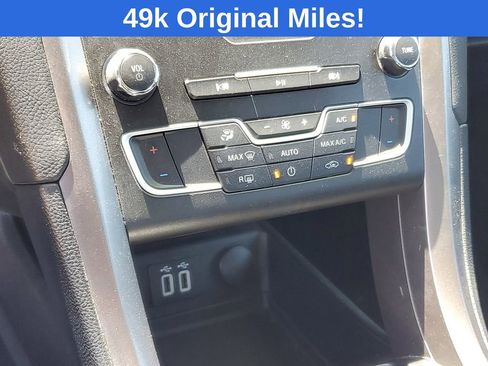 Used 2020 Ford Fusion SE FWD image 22