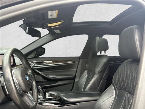 Used 2019 BMW M550i xDrive image 12