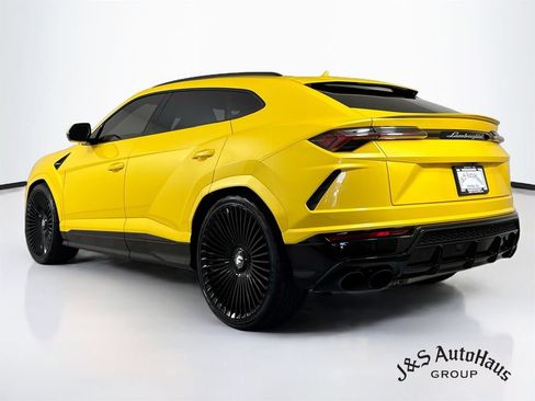 Used 2021 Lamborghini Urus AWD/4WD image 5