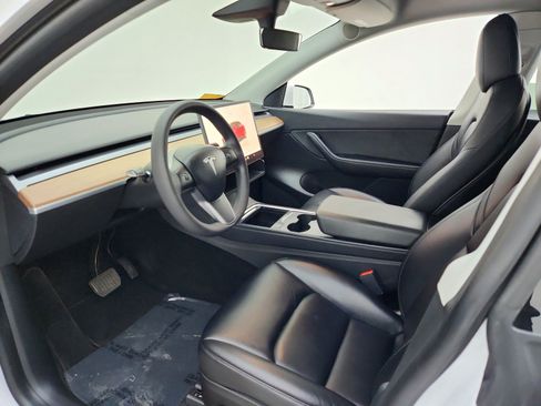 Used 2022 Tesla Model Y Long Range AWD/4WD image 18
