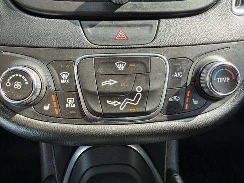 Used 2016 Chevrolet Malibu LT w/ Leather Package image 18