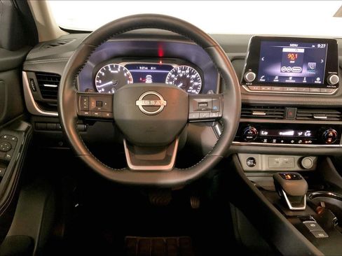 Used 2025 Nissan Rogue SV AWD/4WD image 5