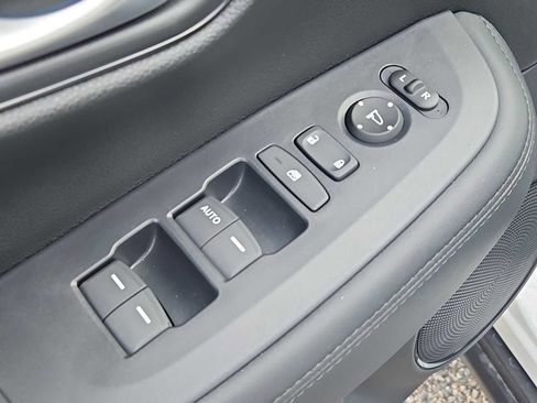 New 2026 Honda HR-V LX image 13