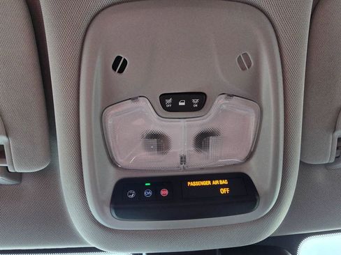 Used 2025 Chevrolet TrailBlazer LT w/ Driver Confidence Package image 25