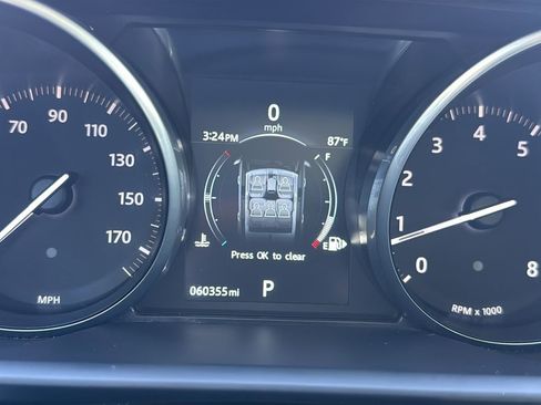 Used 2016 Land Rover Range Rover Sport HSE image 21