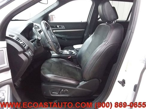 Used 2018 Ford Explorer XLT w/ Equipment Group 202A image 10
