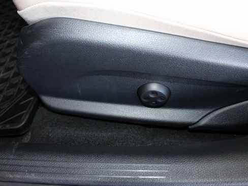 Used 2020 Mercedes-Benz C 300 C 300 image 22