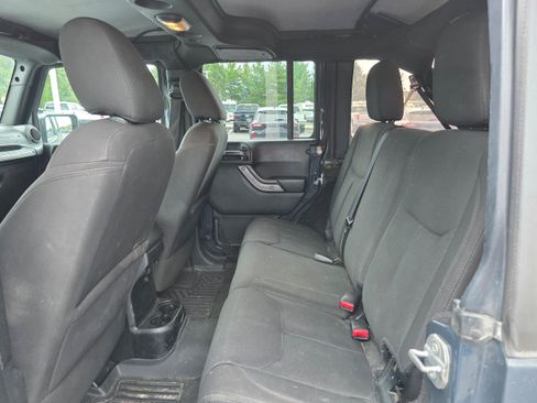 Used 2017 Jeep Wrangler Unlimited Sport w/ Quick Order Package 24S AWD/4WD image 8