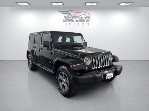 Used 2017 Jeep Wrangler Unlimited Sahara w/ Connectivity Group image 3