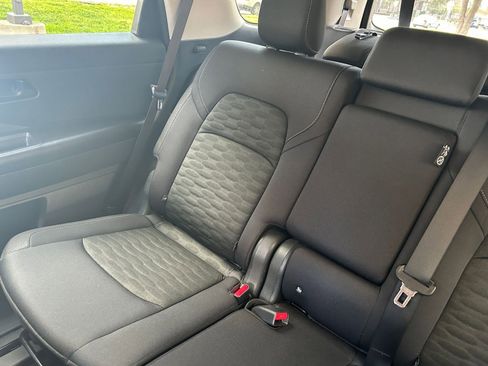 Used 2025 Nissan Pathfinder SV image 39