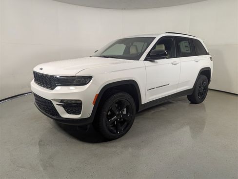 New 2025 Jeep Grand Cherokee Limited w/ Luxury Tech Group II image 3