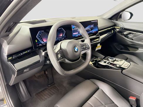 New 2026 BMW 530i xDrive w/ Premium Package AWD/4WD image 9