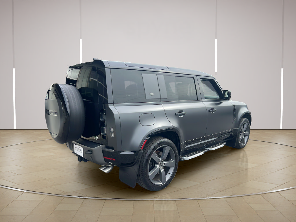 Used 2023 Land Rover Defender 110 AWD/4WD image 7