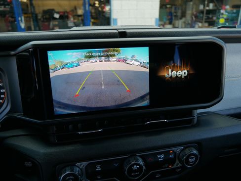 Used 2024 Jeep Wrangler Sport S image 31