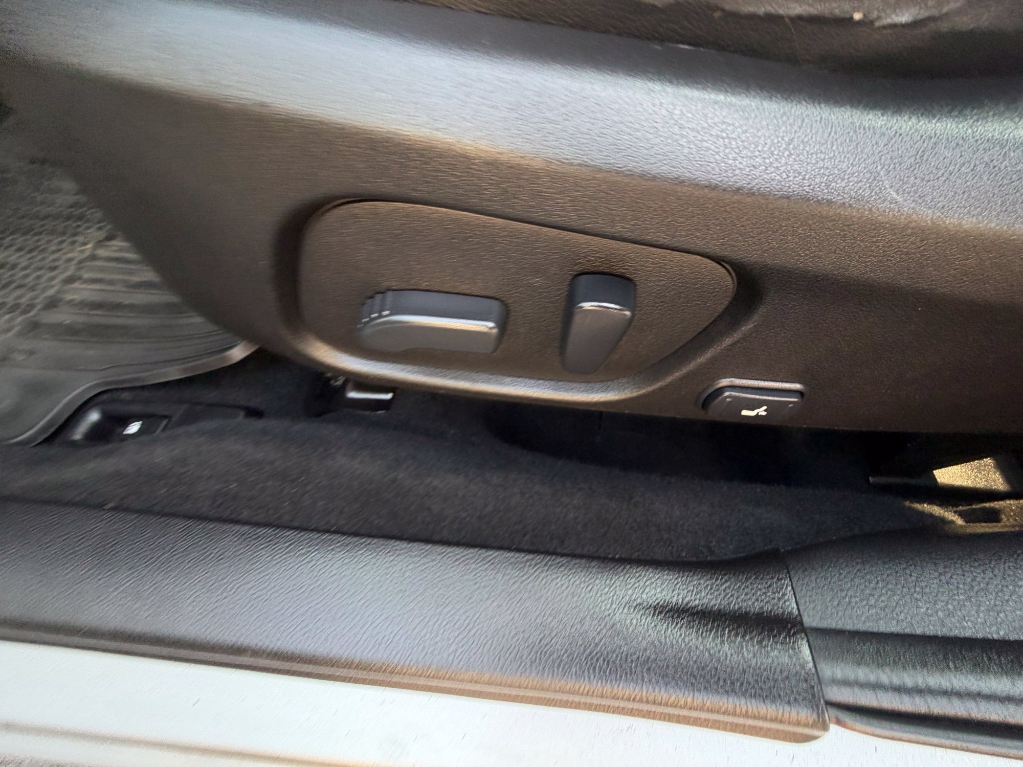 Used 2015 Subaru Forester 2.5i Limited AWD/4WD image 19