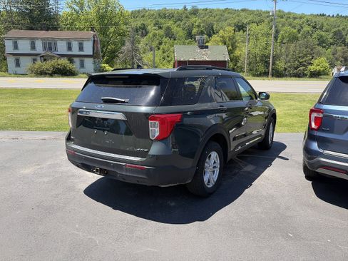 Used 2023 Ford Explorer XLT w/ Class IV Trailer Tow Package AWD/4WD image 2