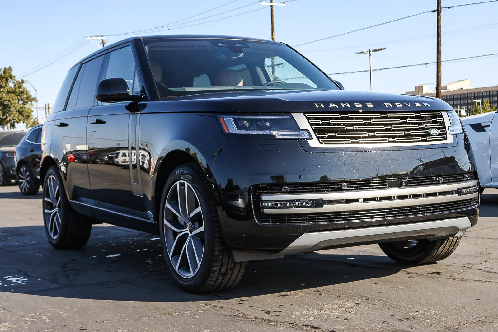 New 2026 Land Rover Range Rover SE AWD/4WD image 3